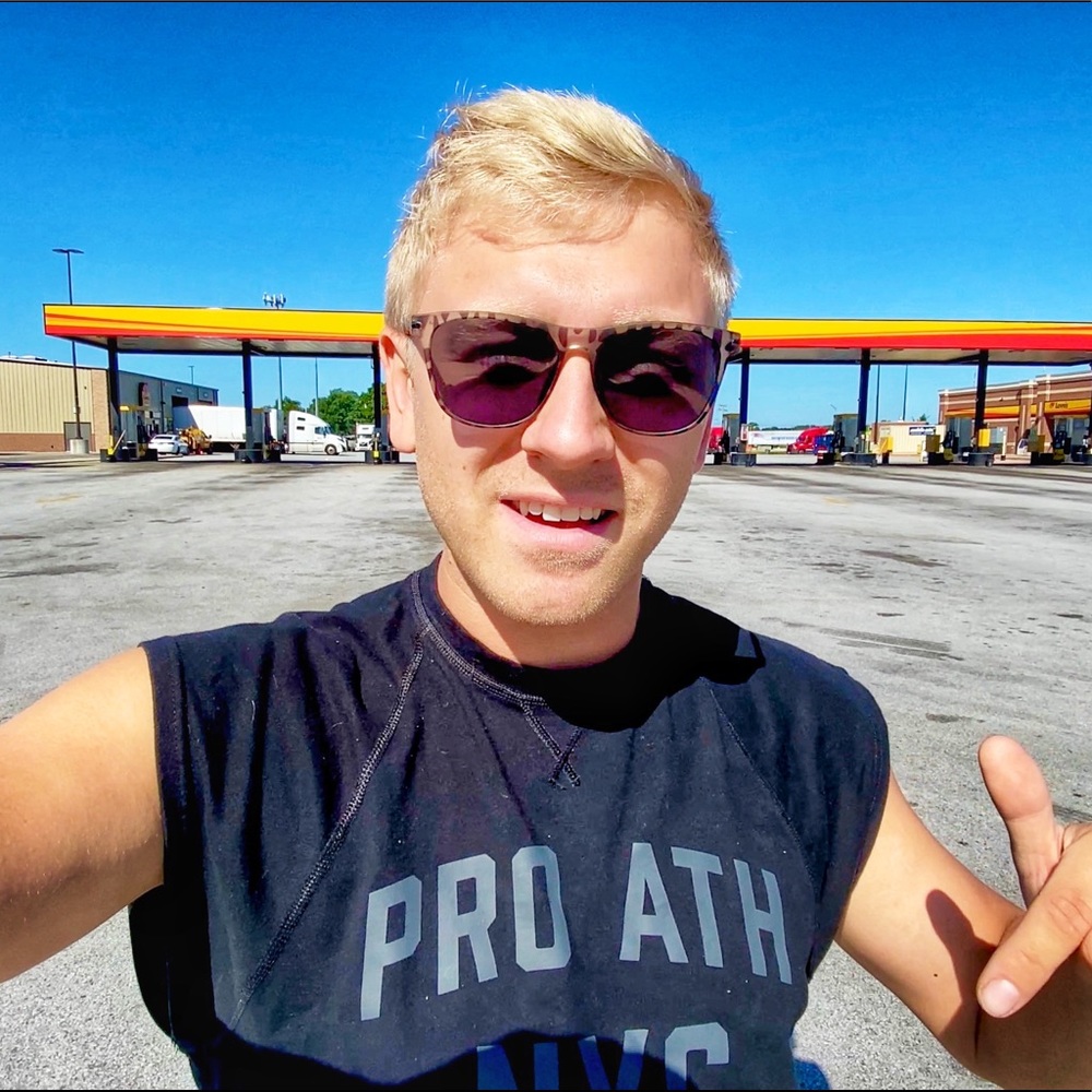 Meet your Posher, Maks